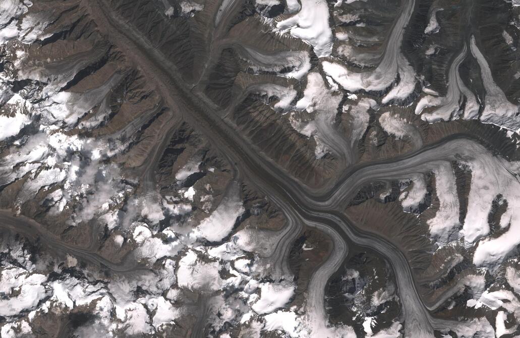 Aerial view of Bara Shigri Glacier