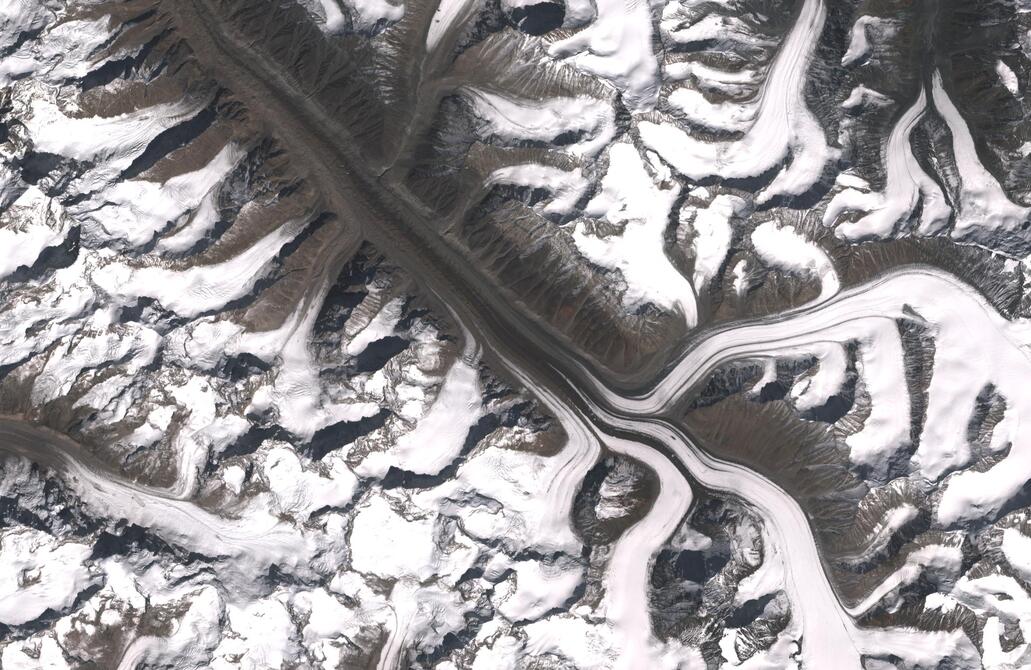 Aerial view of Bara Shigri Glacier