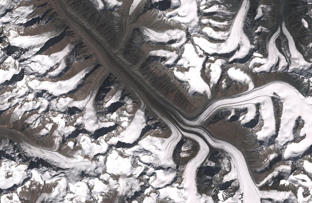 Aerial view of Bara Shigri Glacier