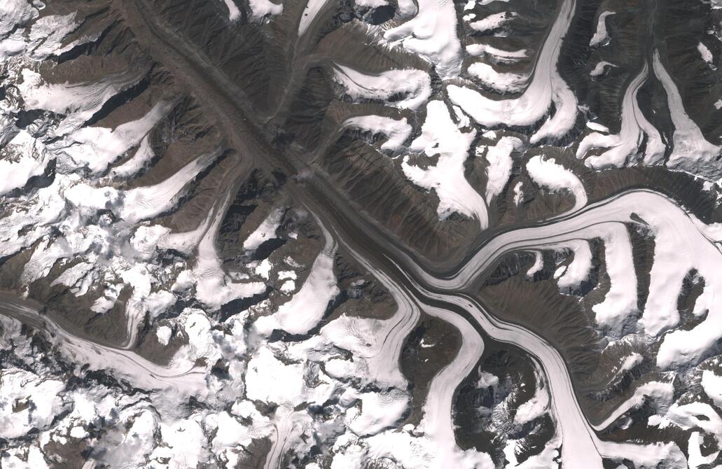 Aerial view of Bara Shigri Glacier