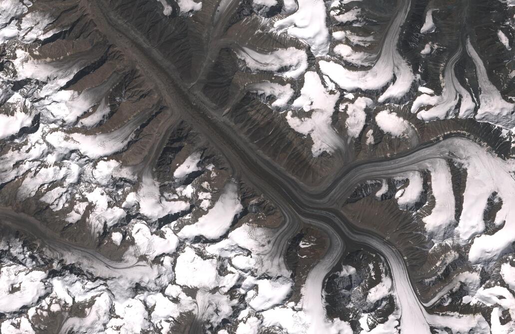 Aerial view of Bara Shigri Glacier