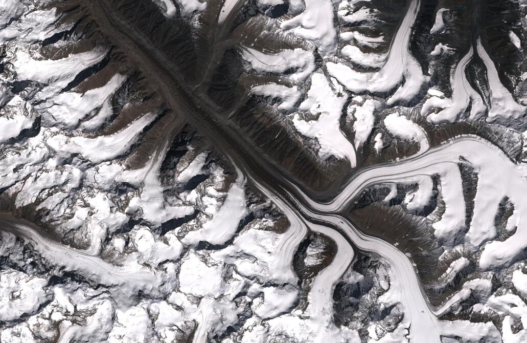 Aerial view of Bara Shigri Glacier