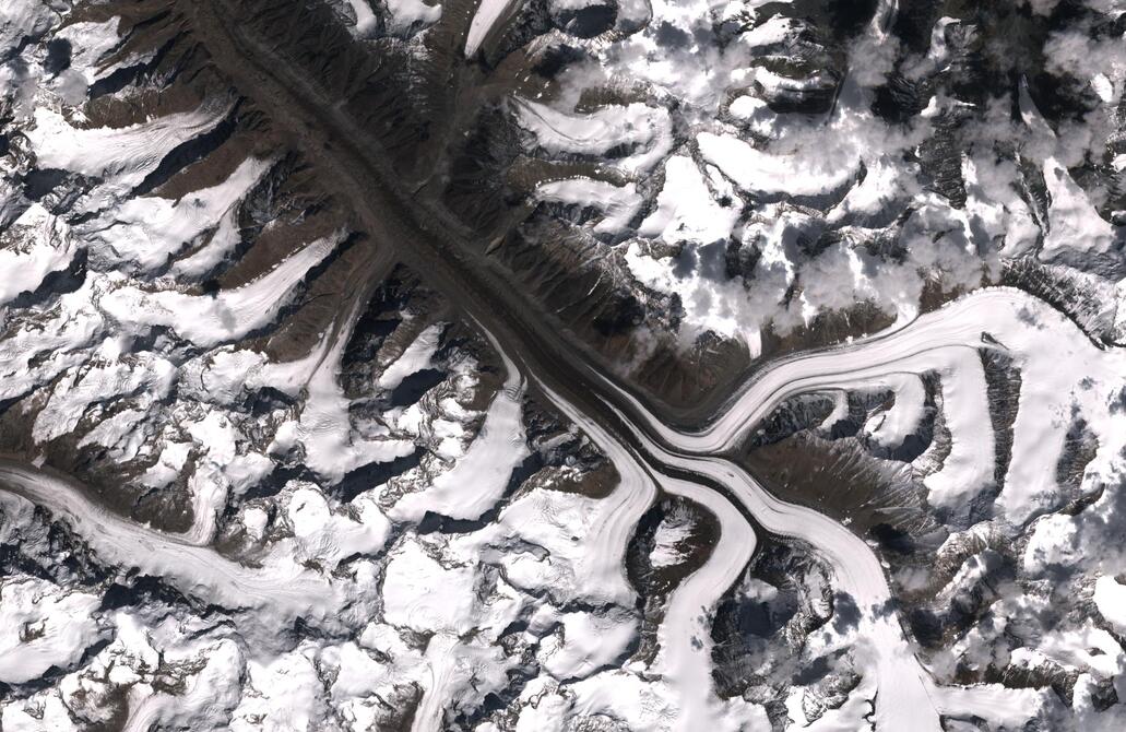 Aerial view of Bara Shigri Glacier