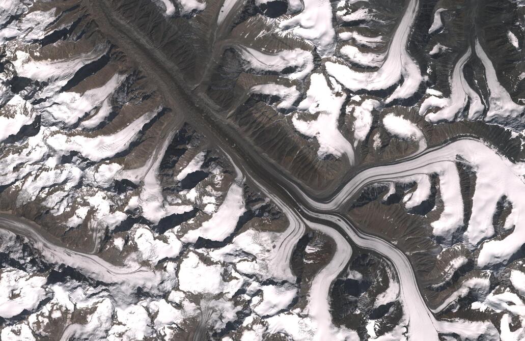 Aerial view of Bara Shigri Glacier