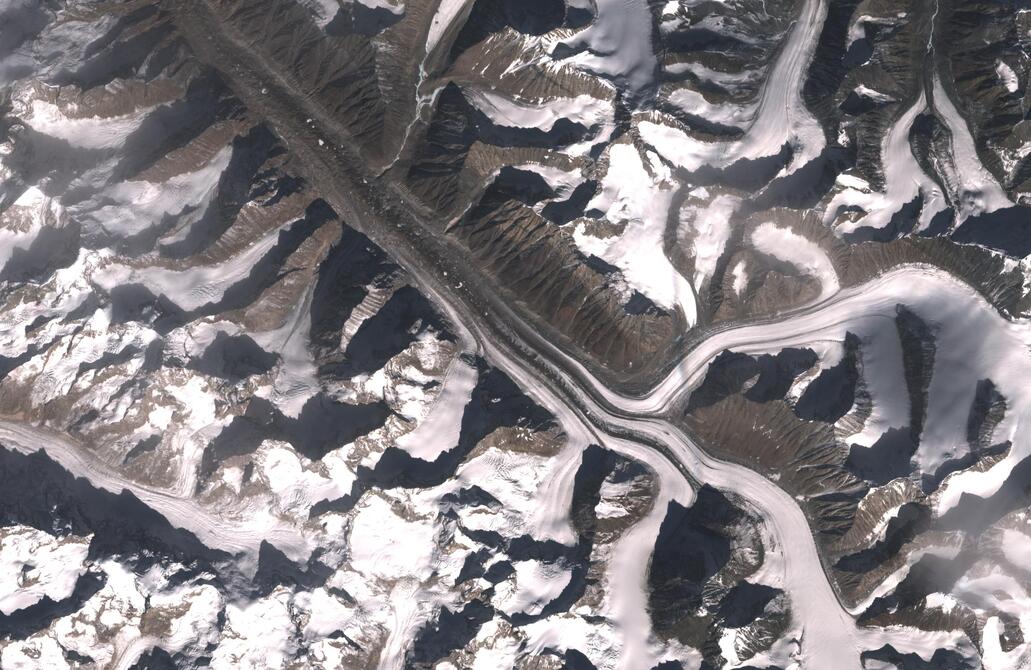 Aerial view of Bara Shigri Glacier