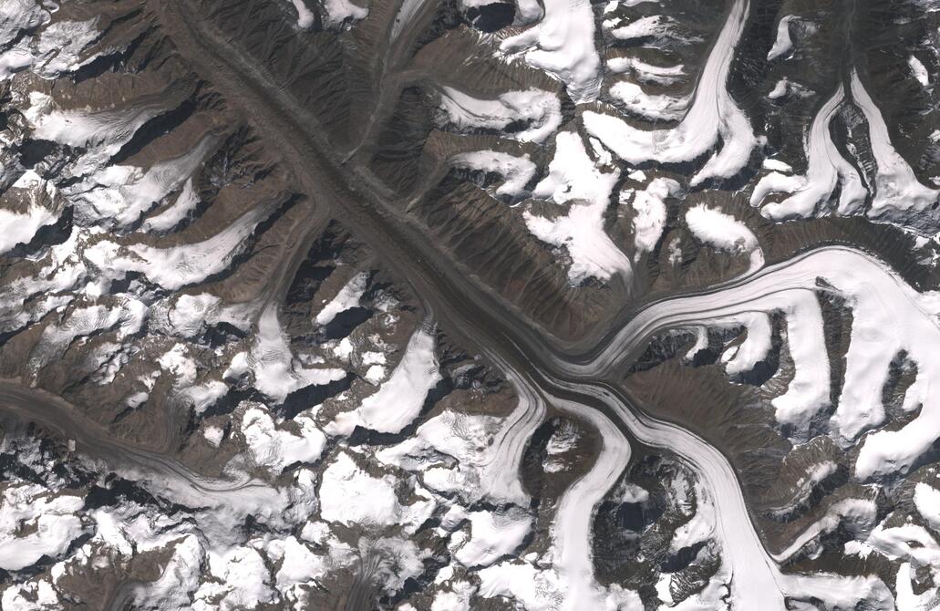Aerial view of Bara Shigri Glacier