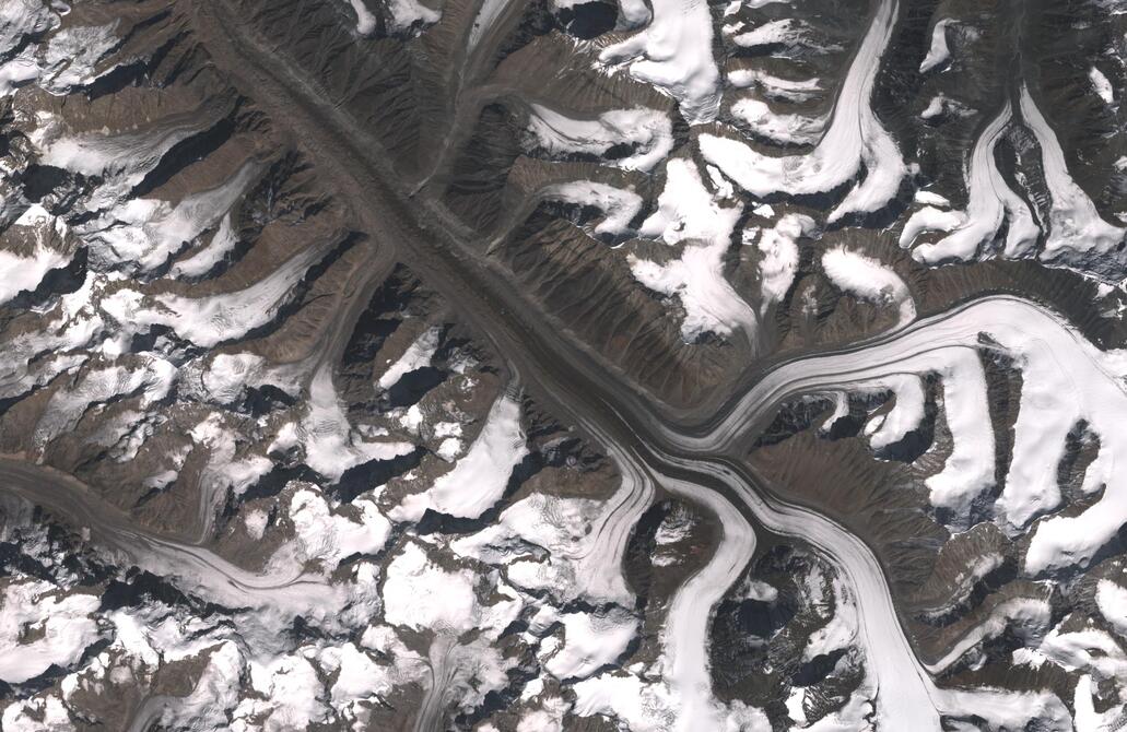 Aerial view of Bara Shigri Glacier