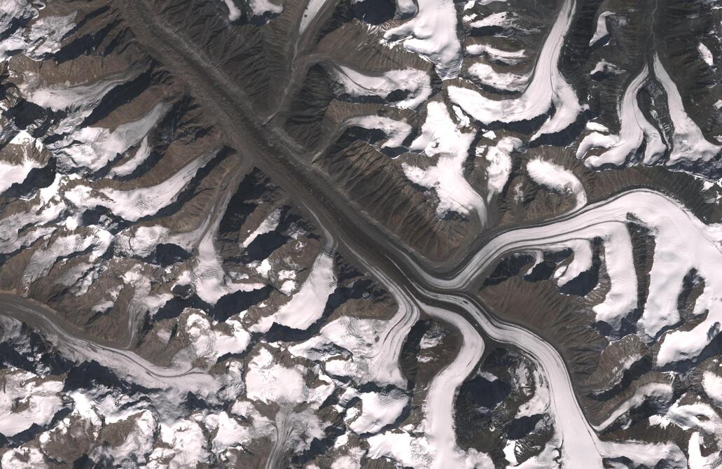 Aerial view of Bara Shigri Glacier