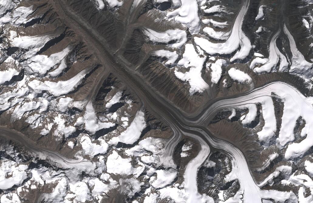 Aerial view of Bara Shigri Glacier
