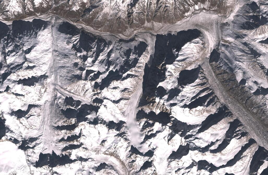 Aerial view of Chhota Shigri Glacier