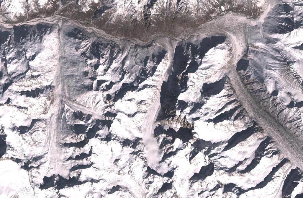 Aerial view of Chhota Shigri Glacier