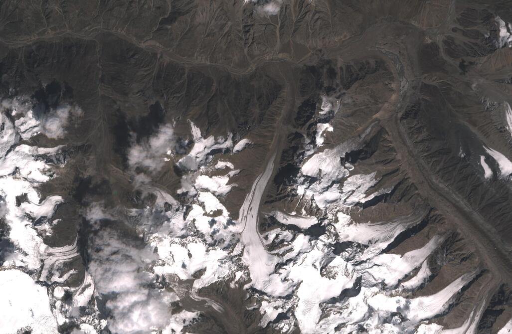 Aerial view of Chhota Shigri Glacier