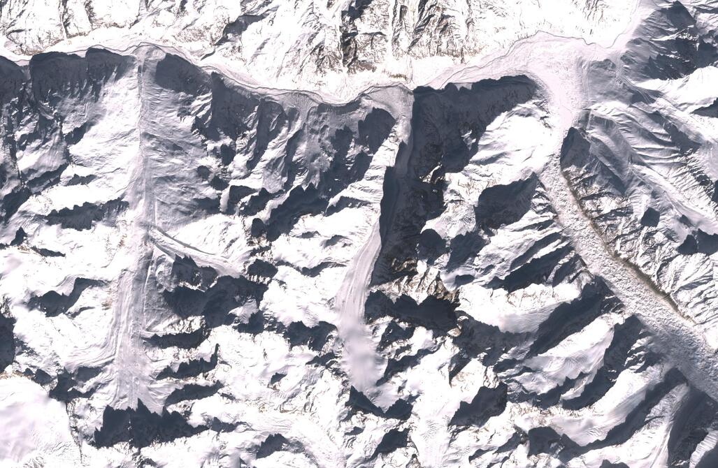 Aerial view of Chhota Shigri Glacier