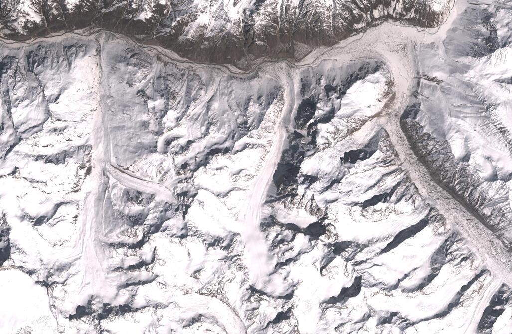 Aerial view of Chhota Shigri Glacier