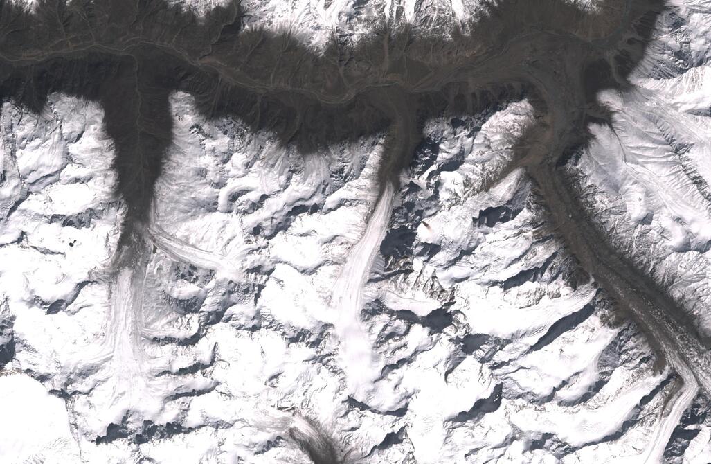 Aerial view of Chhota Shigri Glacier