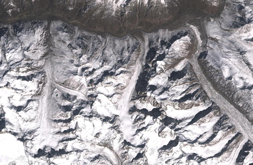 Aerial view of Chhota Shigri Glacier