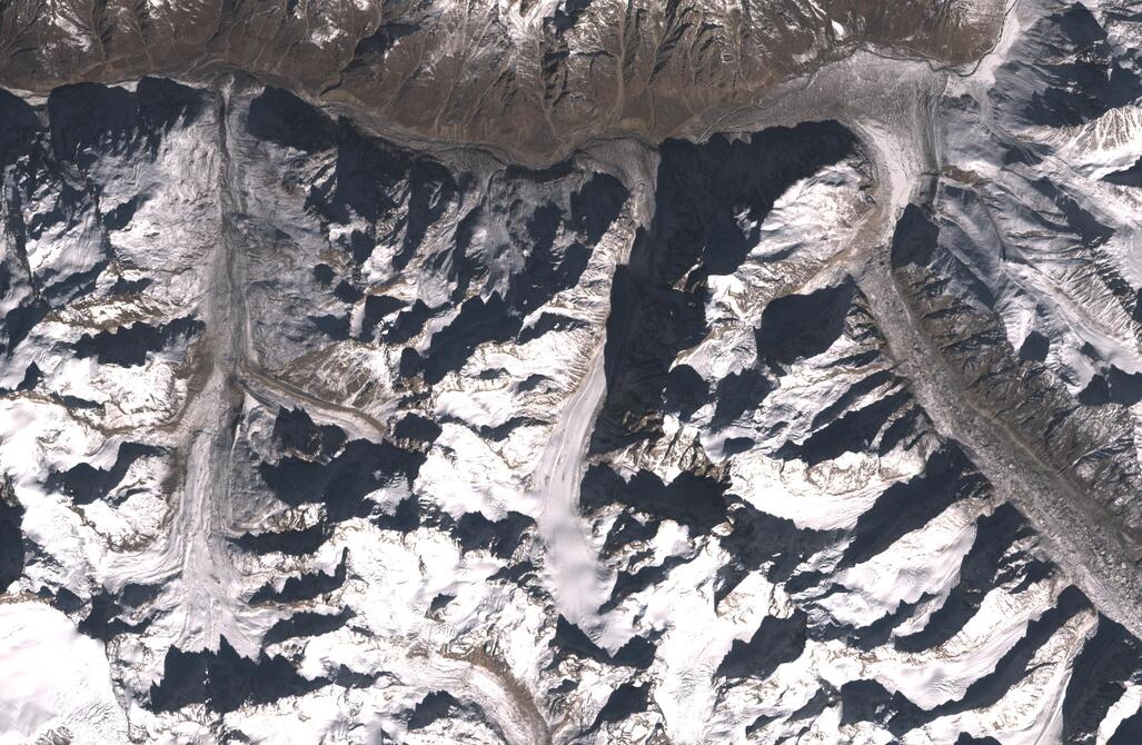 Aerial view of Chhota Shigri Glacier