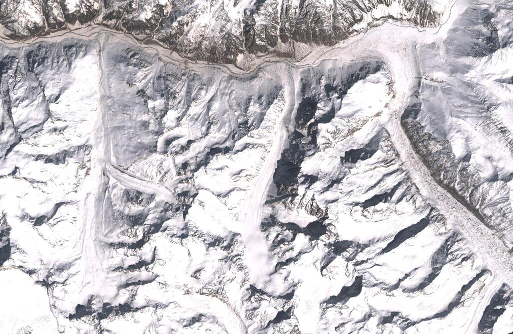 Aerial view of Chhota Shigri Glacier