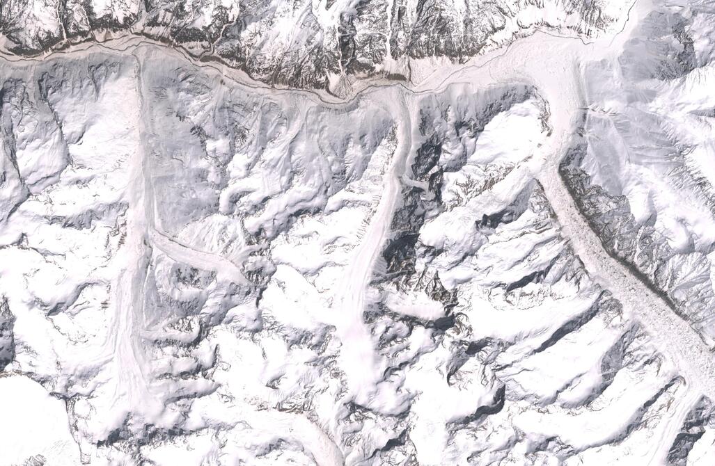 Aerial view of Chhota Shigri Glacier