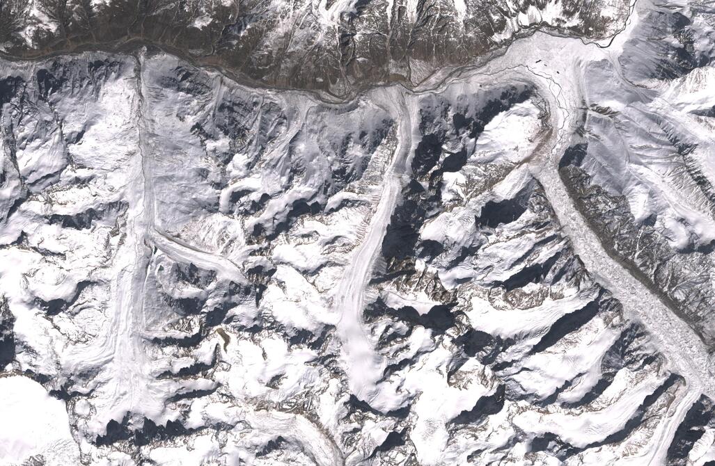 Aerial view of Chhota Shigri Glacier