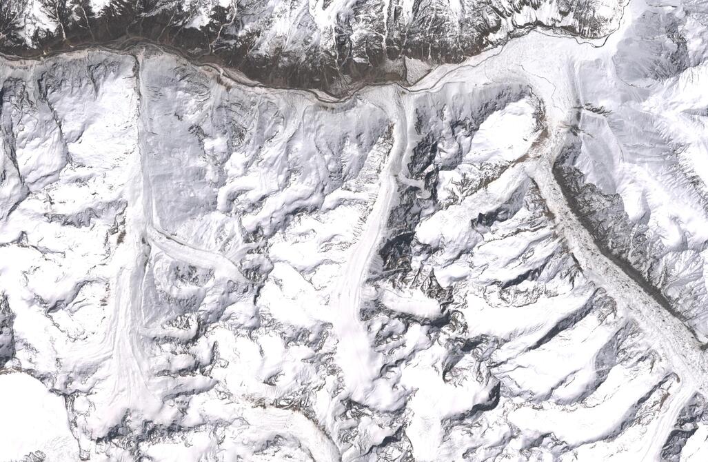 Aerial view of Chhota Shigri Glacier