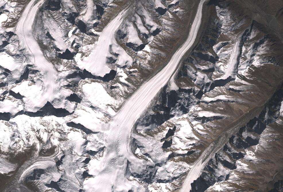 Aerial view of Drang-Drung Glacier