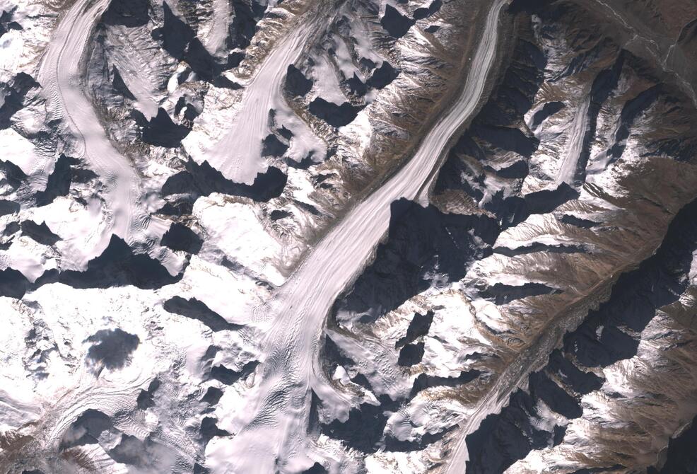 Aerial view of Drang-Drung Glacier