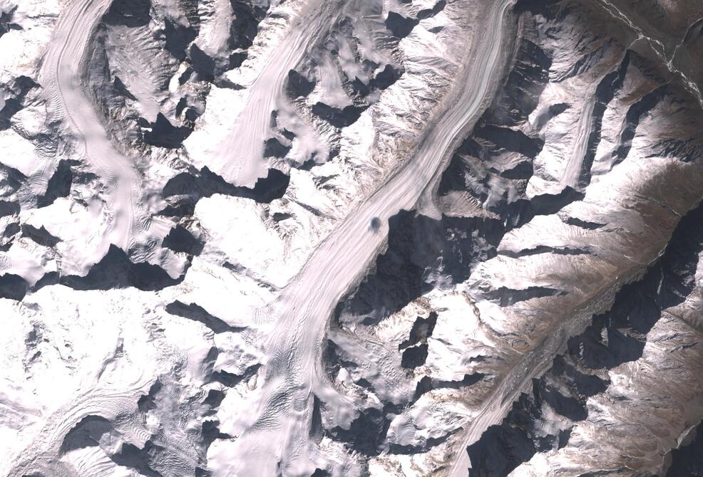 Aerial view of Drang-Drung Glacier